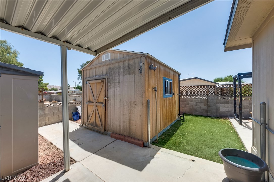 5423 North Sir Richard Drive