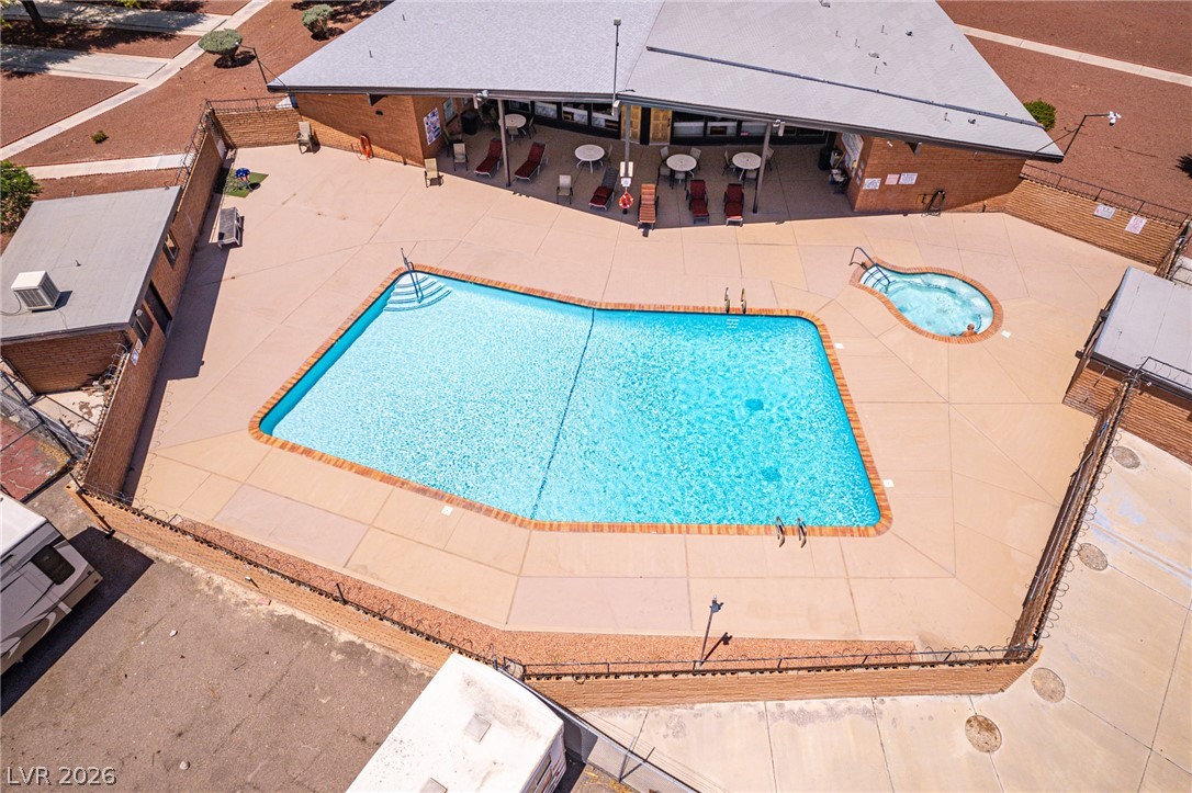 5423 North Sir Richard Drive