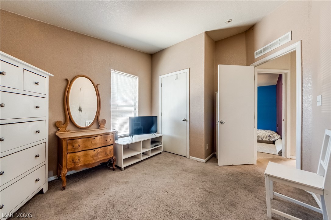 5423 North Sir Richard Drive