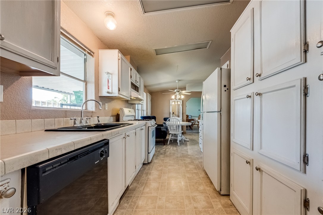 5423 North Sir Richard Drive