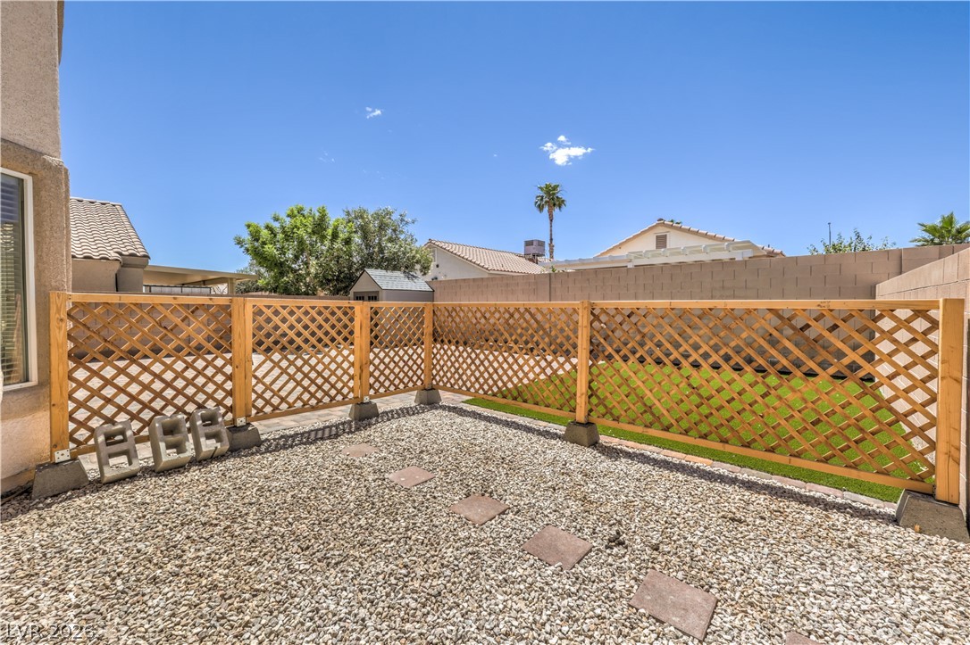 5529 Meridian Rain Street