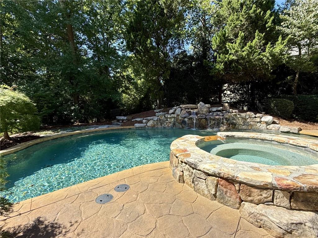 5027 Green Pine Drive
