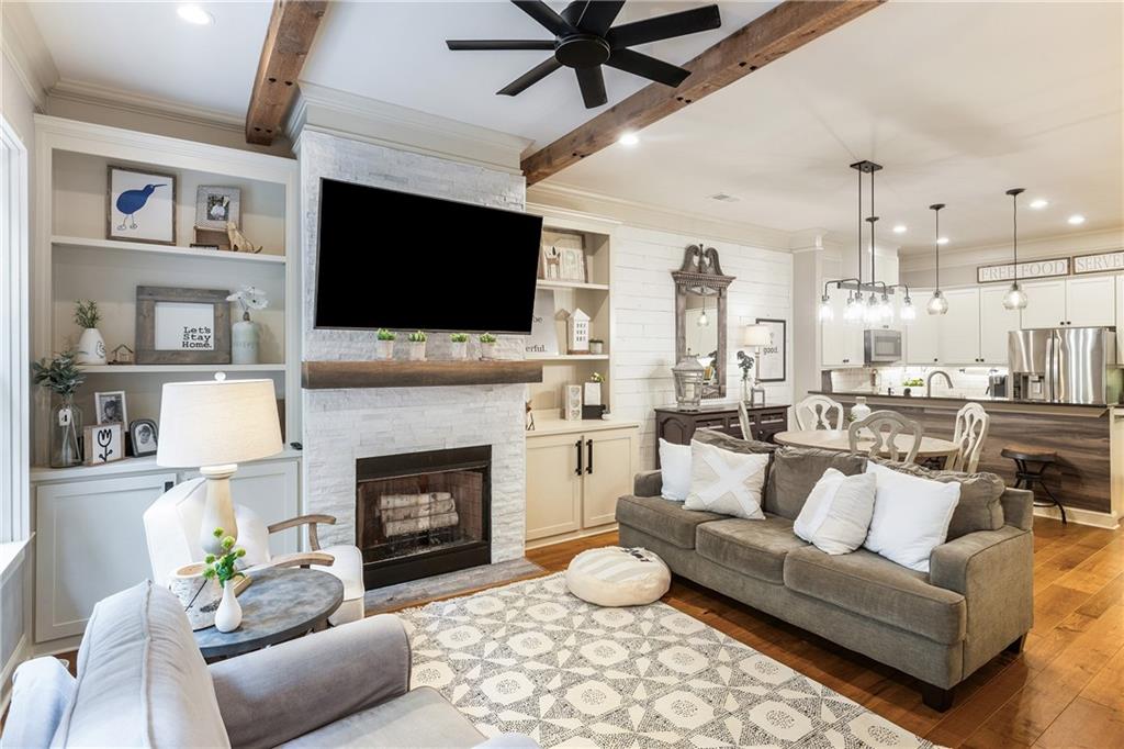 804 Old Plank Square