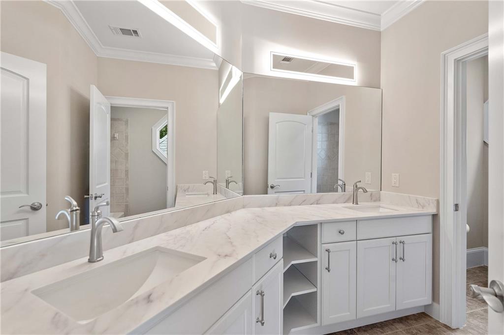 5027 Green Pine Drive