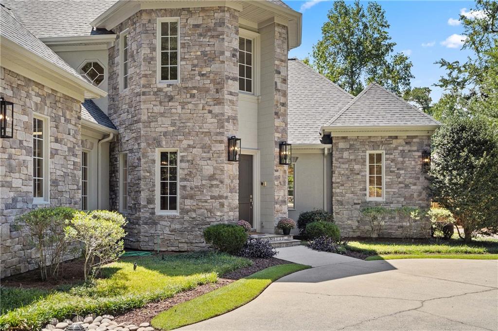 5027 Green Pine Drive