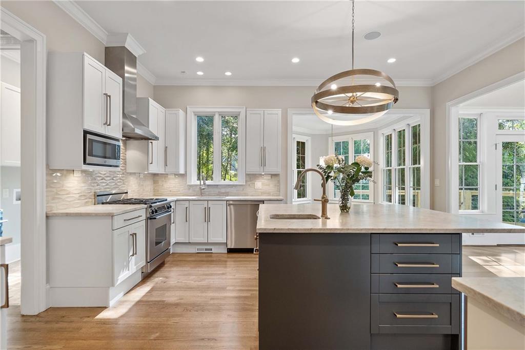 5027 Green Pine Drive