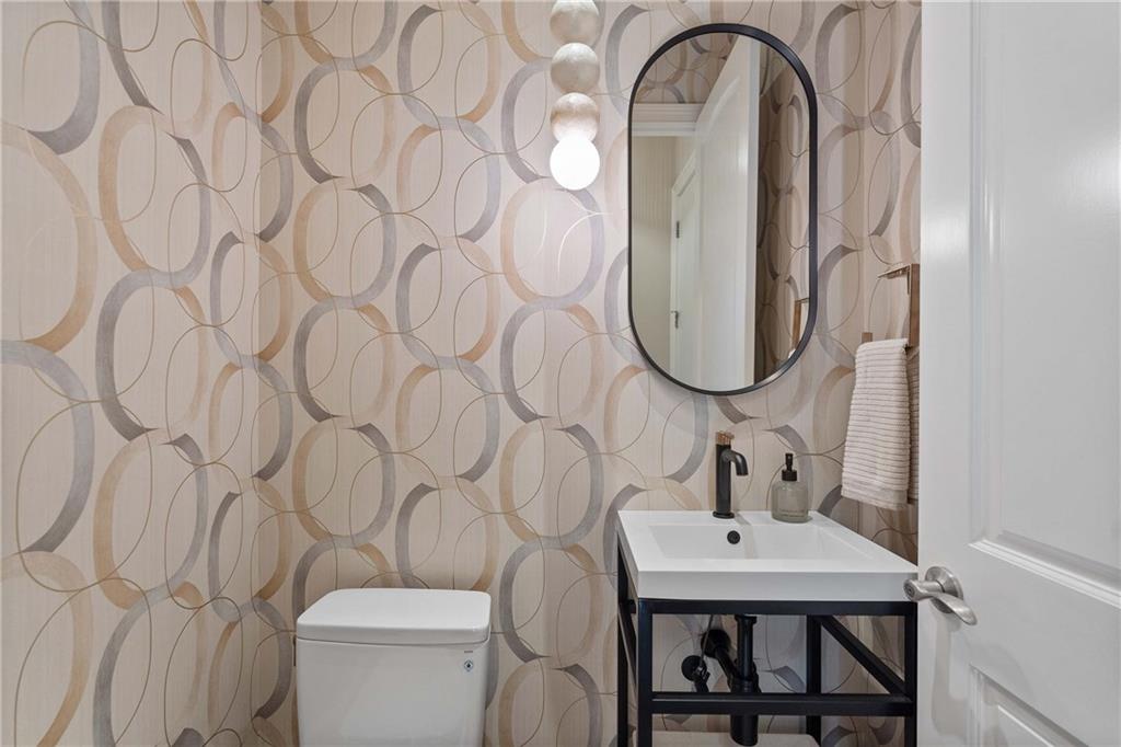 5027 Green Pine Drive