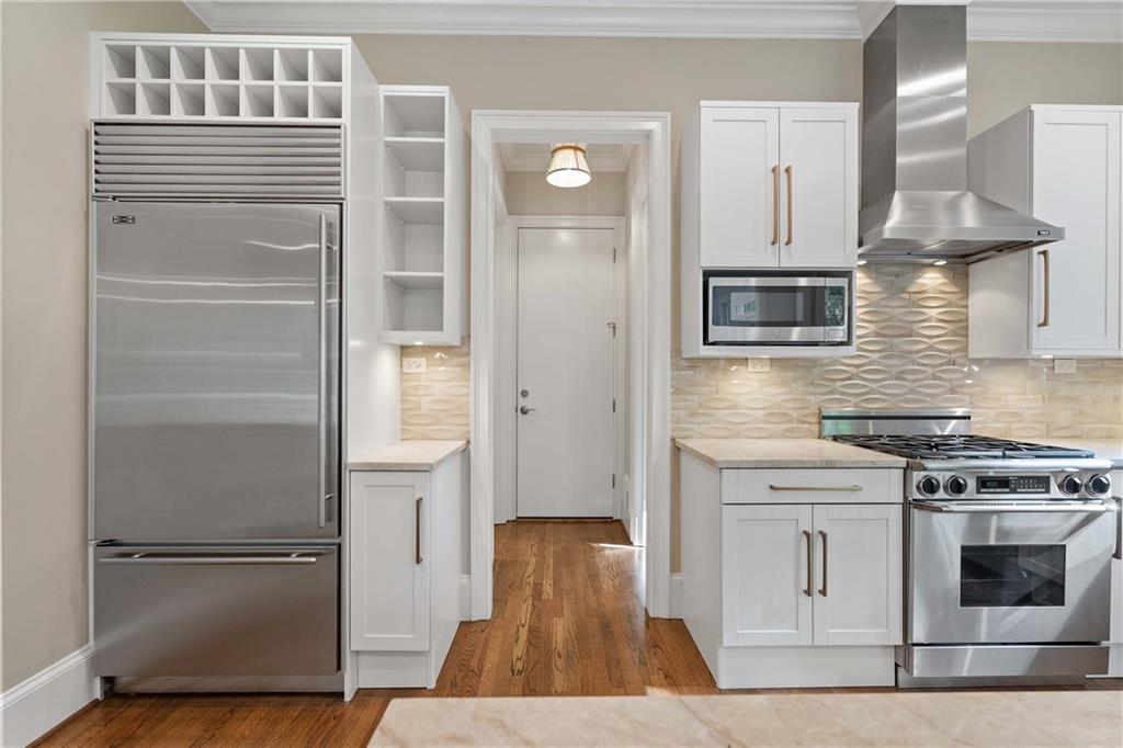 5027 Green Pine Drive