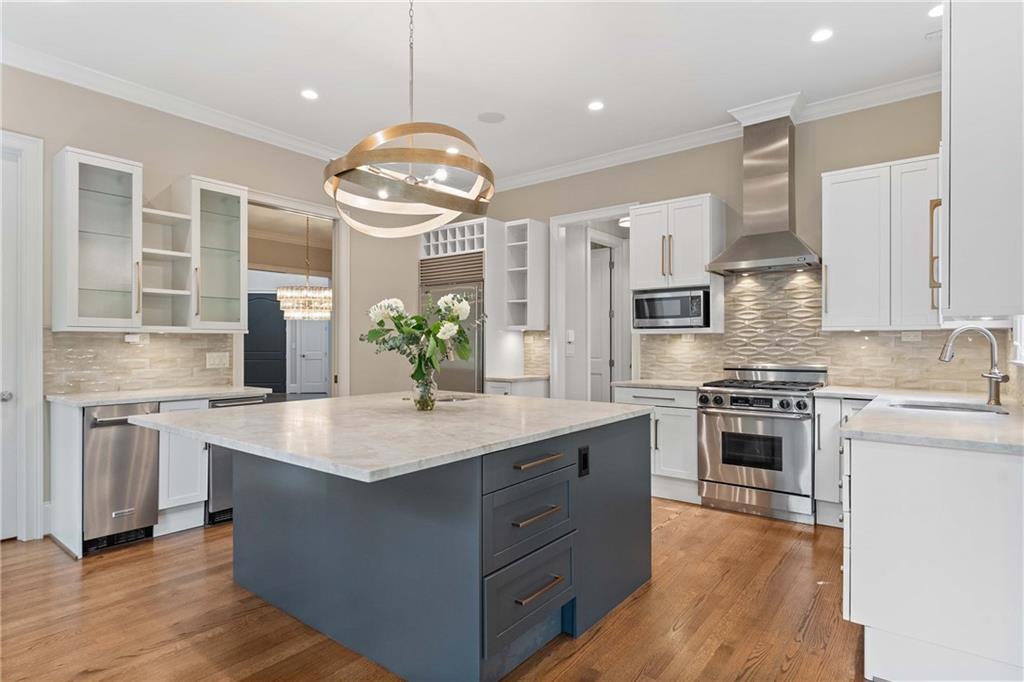 5027 Green Pine Drive