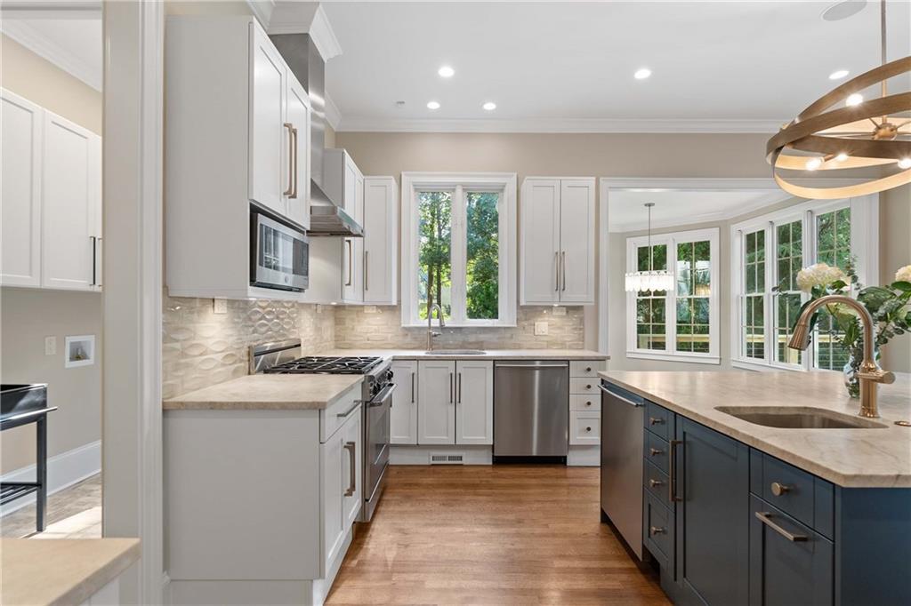 5027 Green Pine Drive