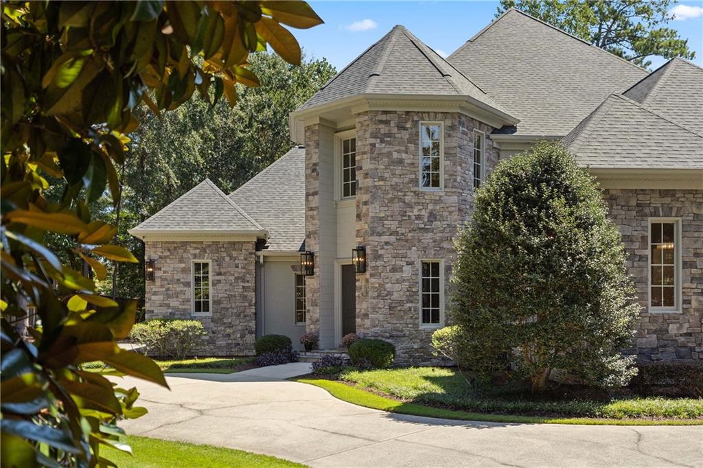 5027 Green Pine Drive