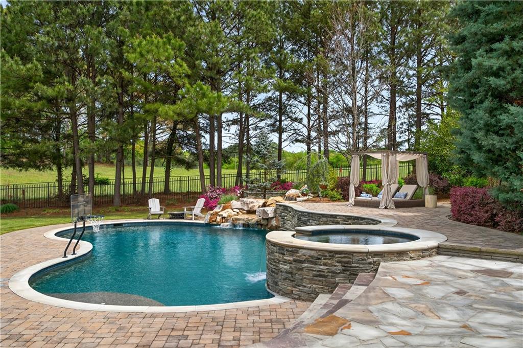 4915 Kettle River Point