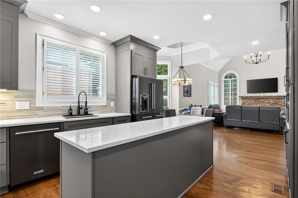 4164 Nobleman Point