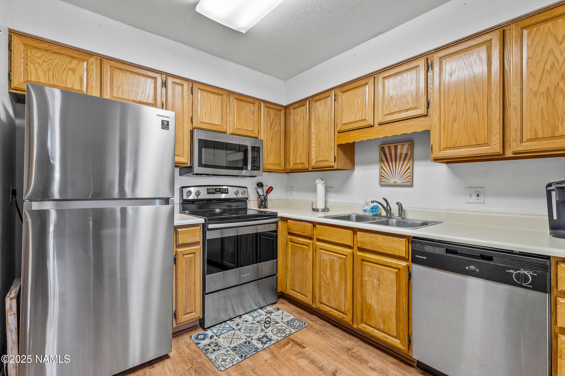 2665 N Valley View Road 10121