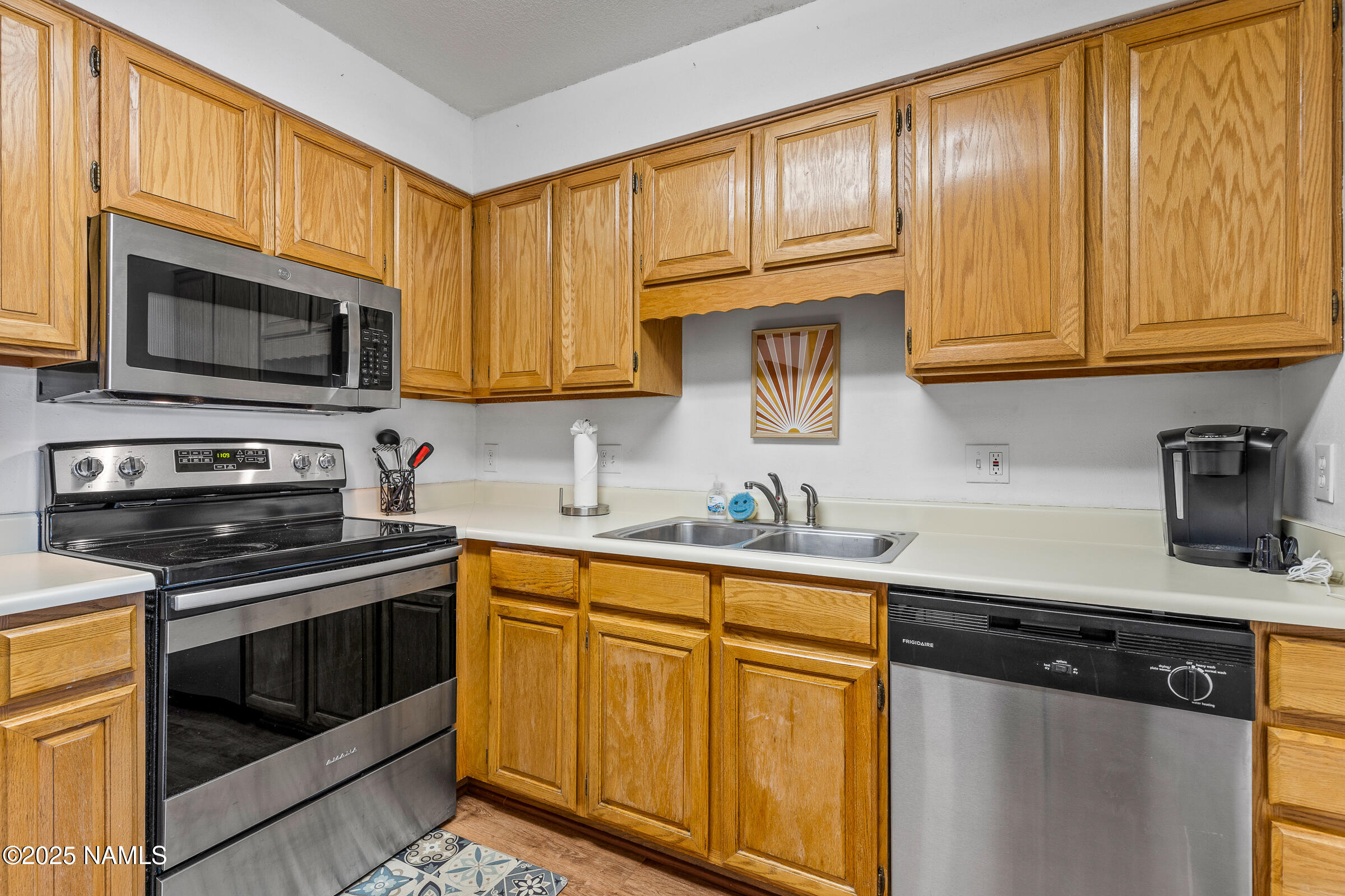 2665 N Valley View Road 10121