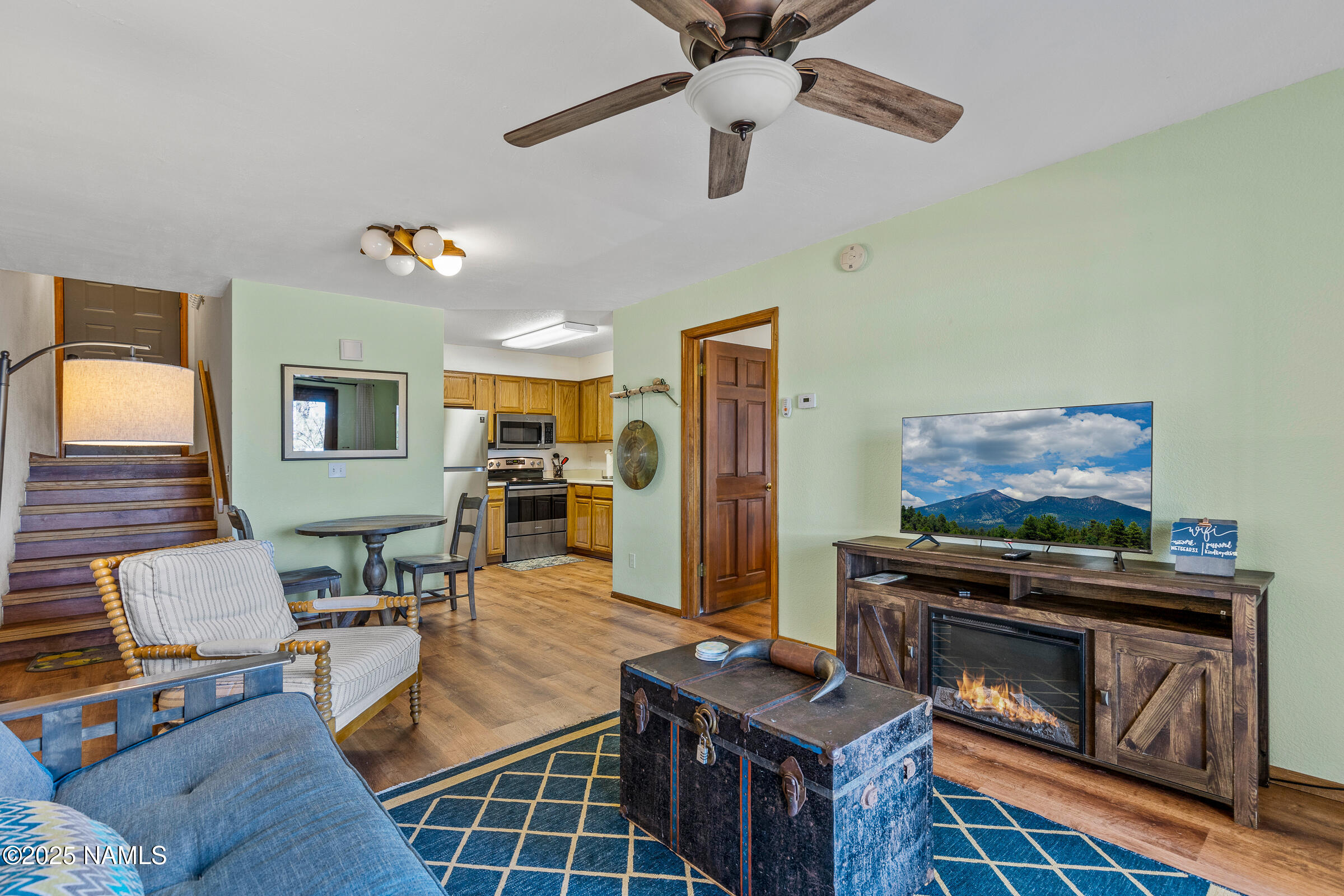 2665 N Valley View Road 10121