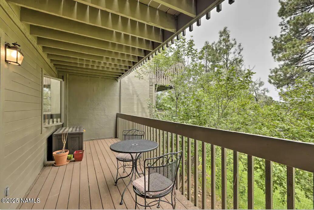 2665 N Valley View Road 10121