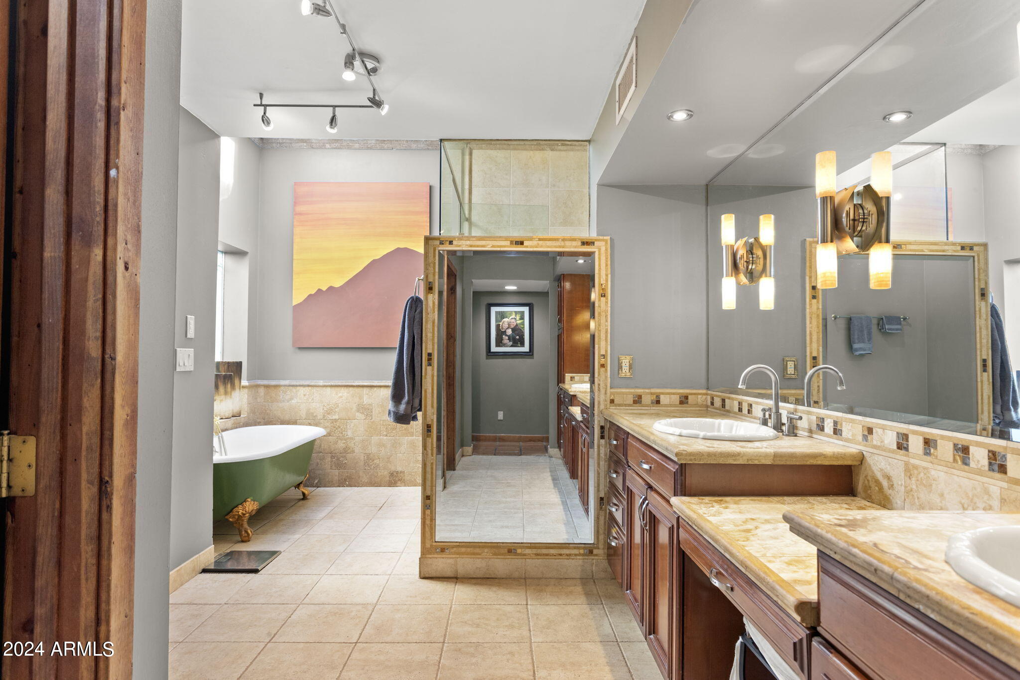 9810 E DESERT COVE Avenue