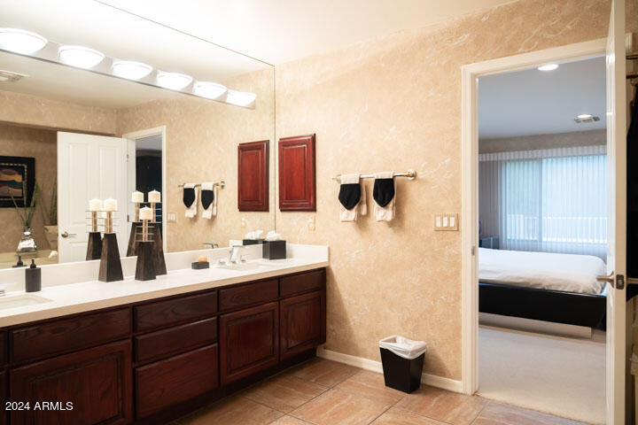 2722 W CARLA VISTA Drive