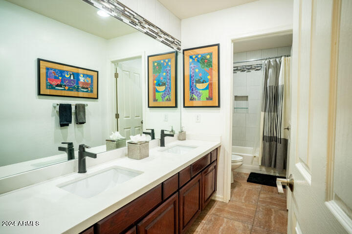 2722 W CARLA VISTA Drive