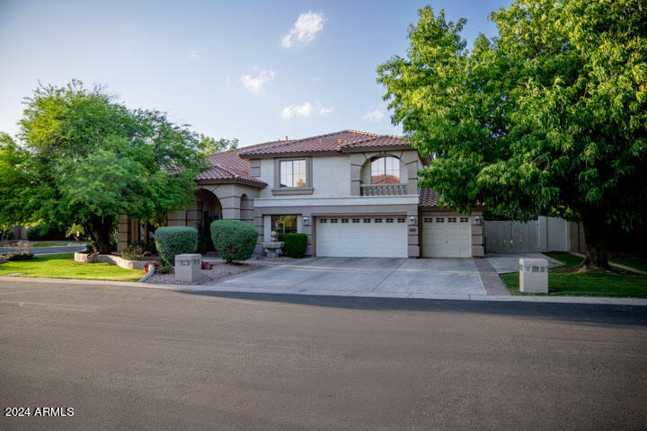 2722 W CARLA VISTA Drive