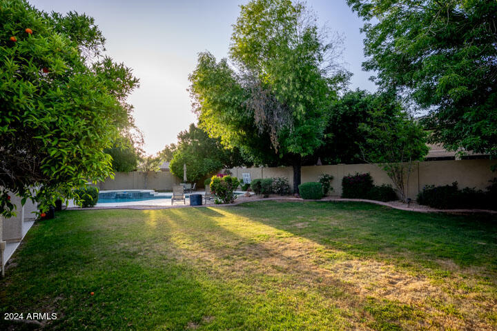 2722 W CARLA VISTA Drive