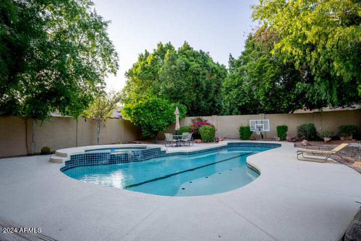 2722 W CARLA VISTA Drive