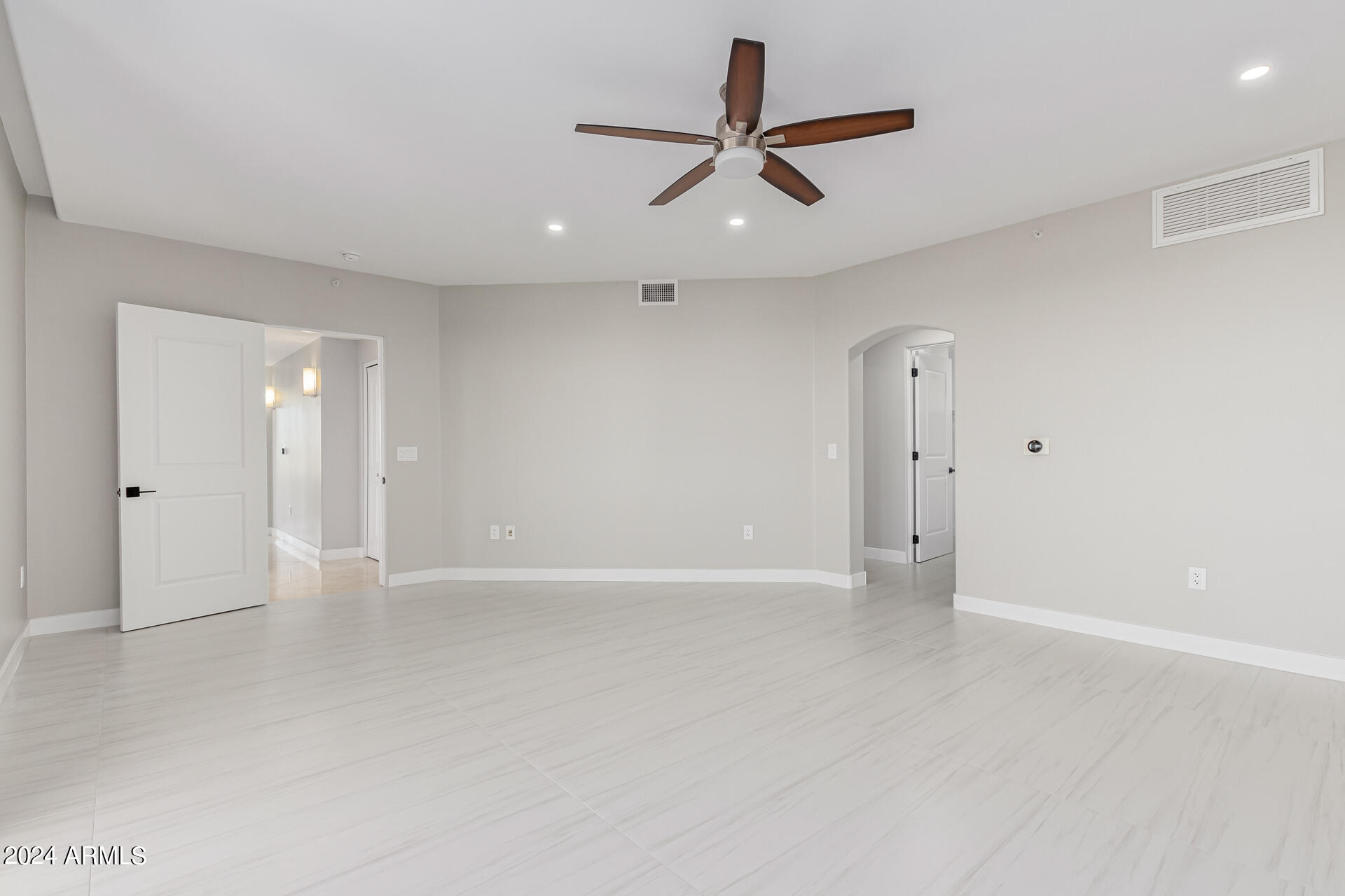 15802 N 71ST Street, 409