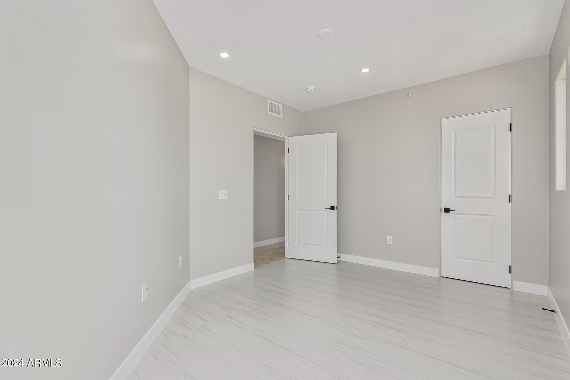 15802 N 71ST Street, 409