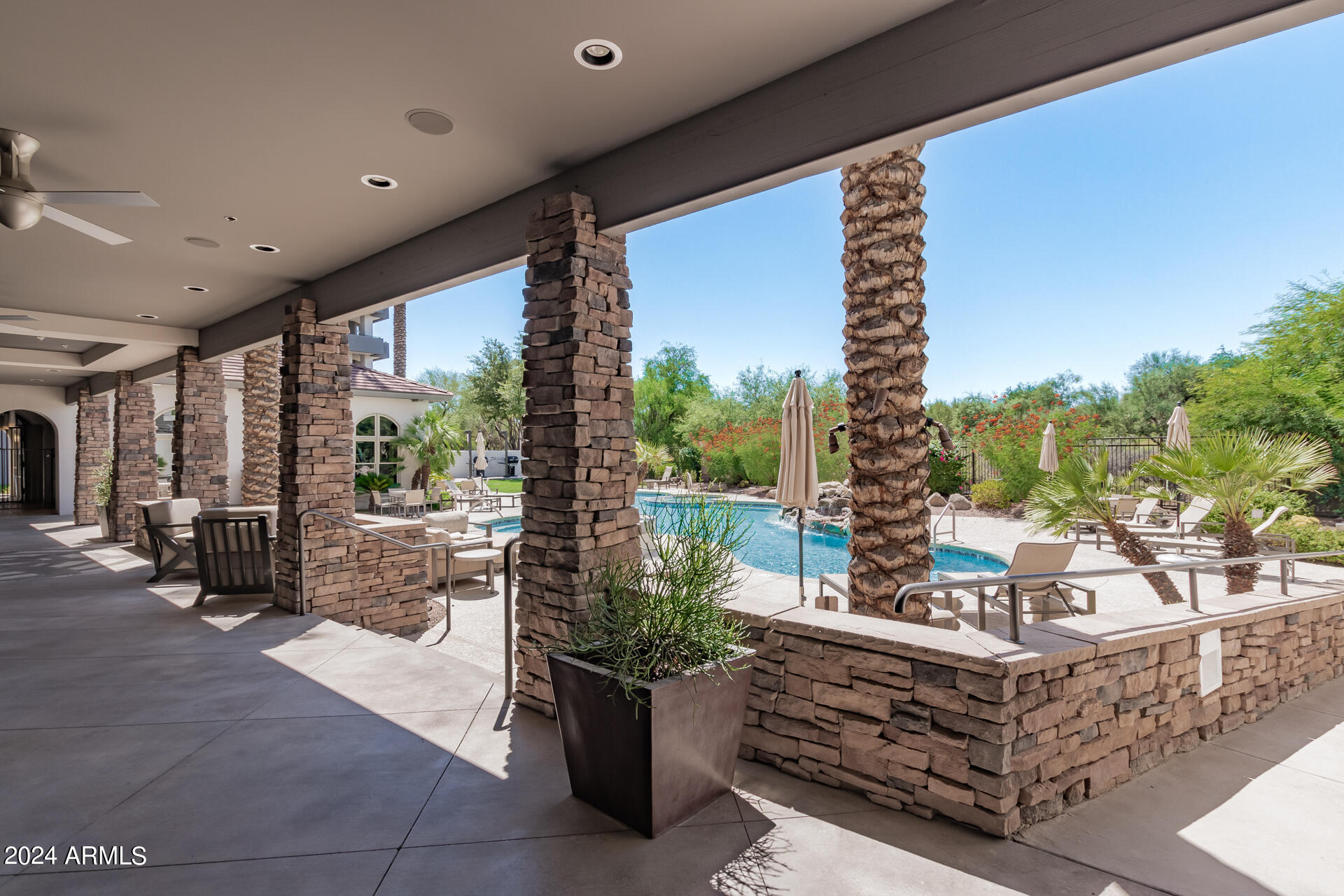 15802 N 71ST Street, 409