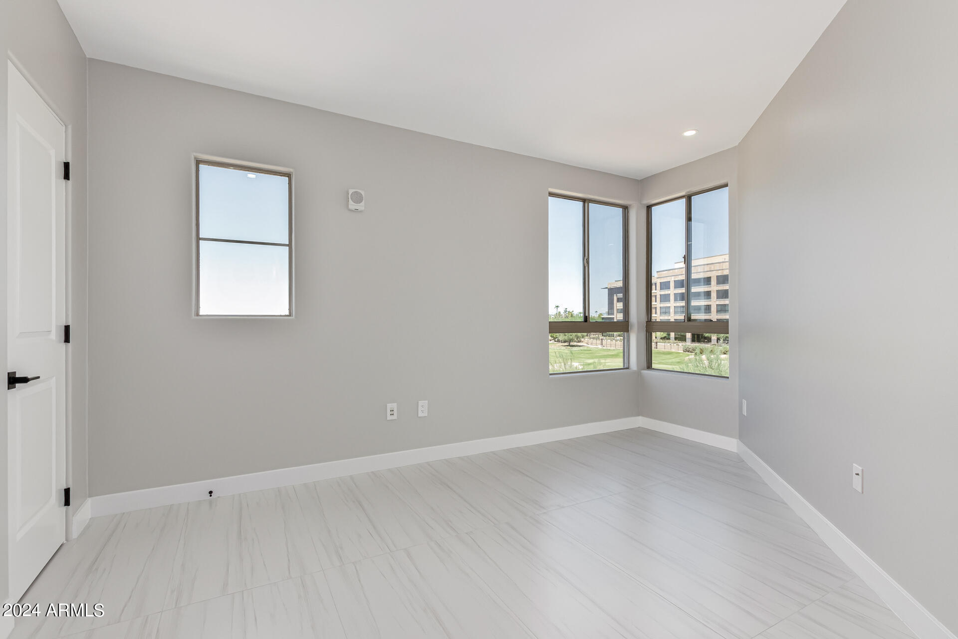 15802 N 71ST Street, 409