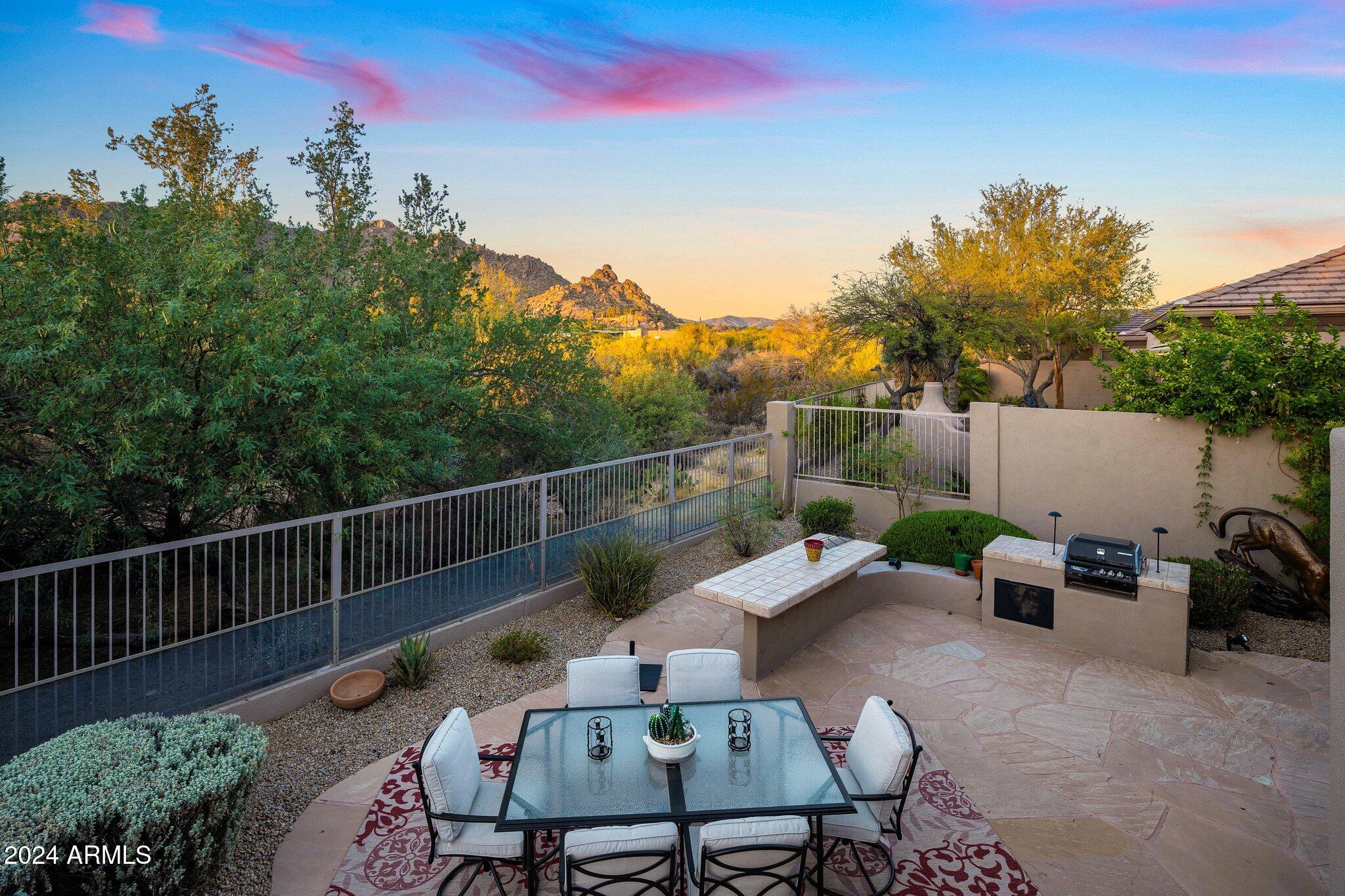 6658 E WHISPERING MESQUITE Trail