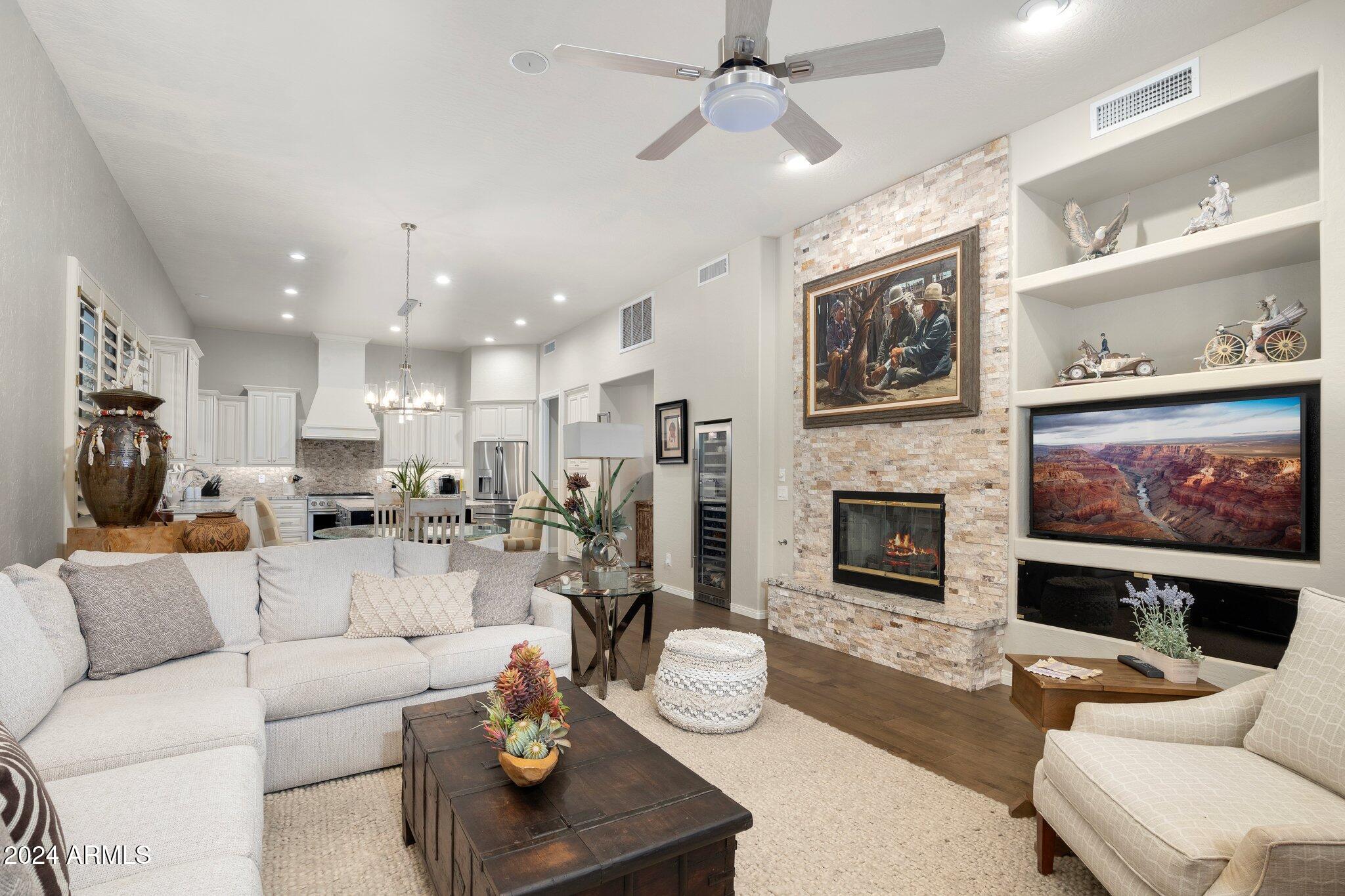 6658 E WHISPERING MESQUITE Trail