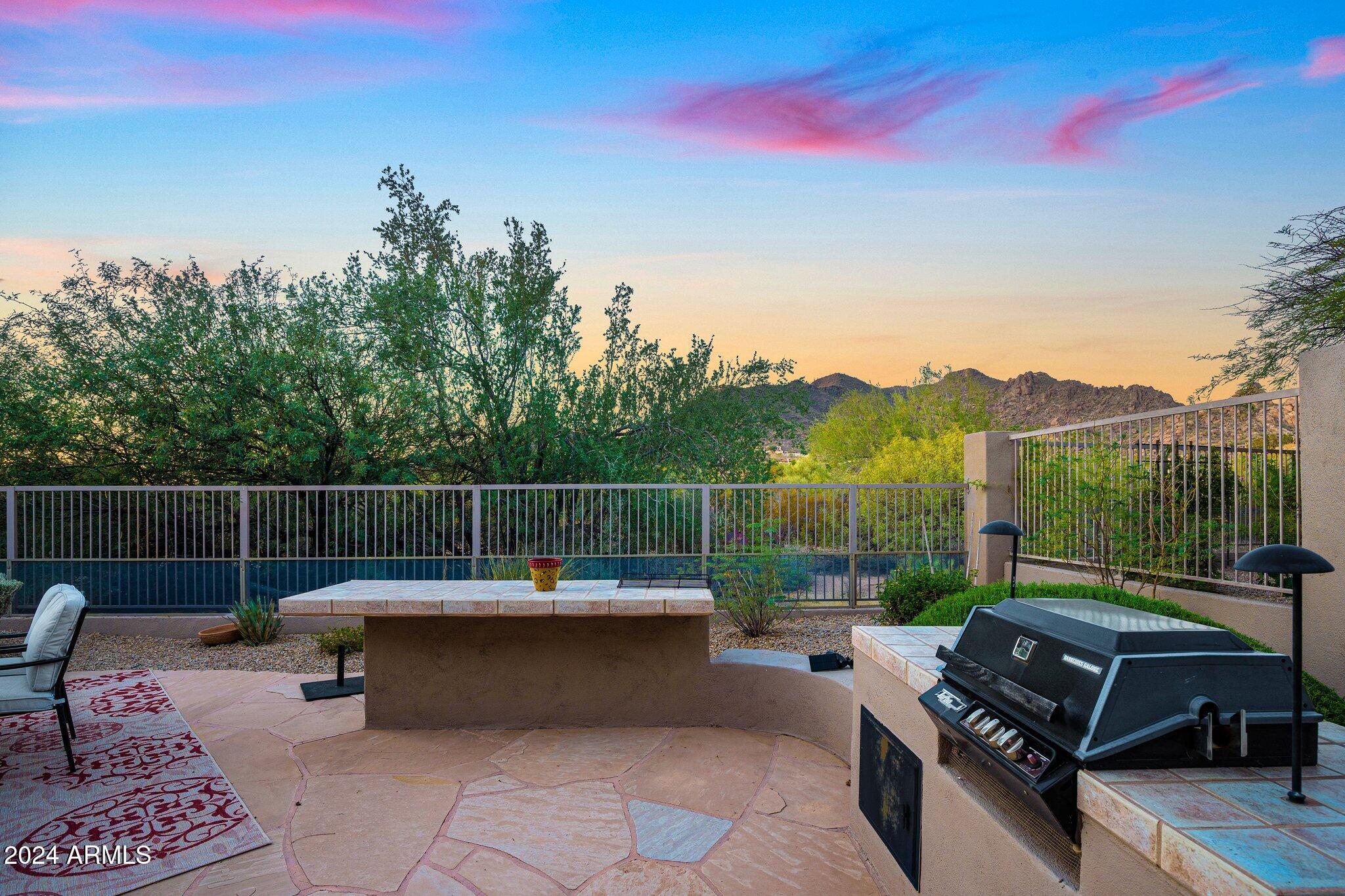 6658 E WHISPERING MESQUITE Trail