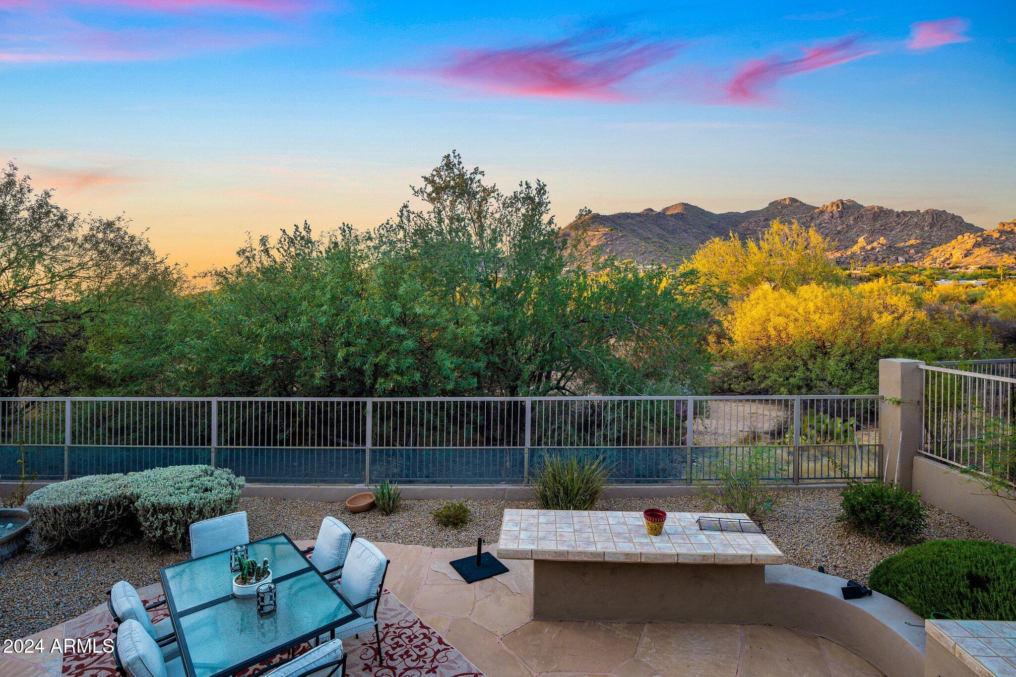 6658 E WHISPERING MESQUITE Trail