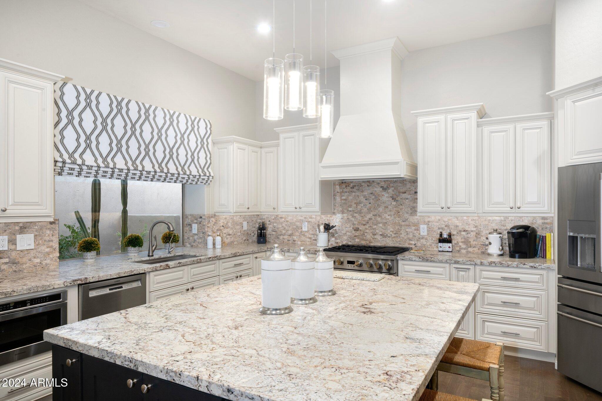 6658 E WHISPERING MESQUITE Trail