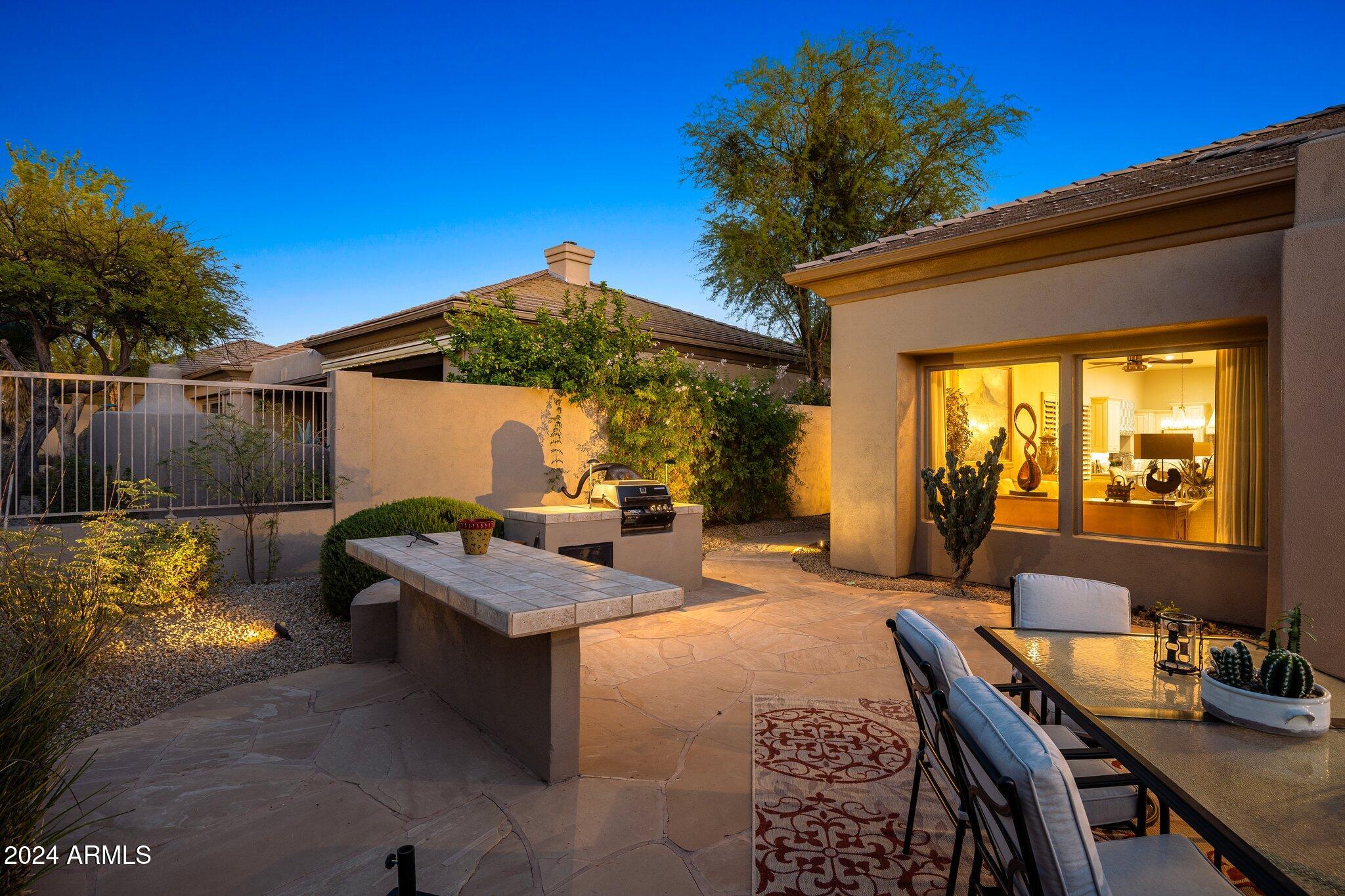 6658 E WHISPERING MESQUITE Trail