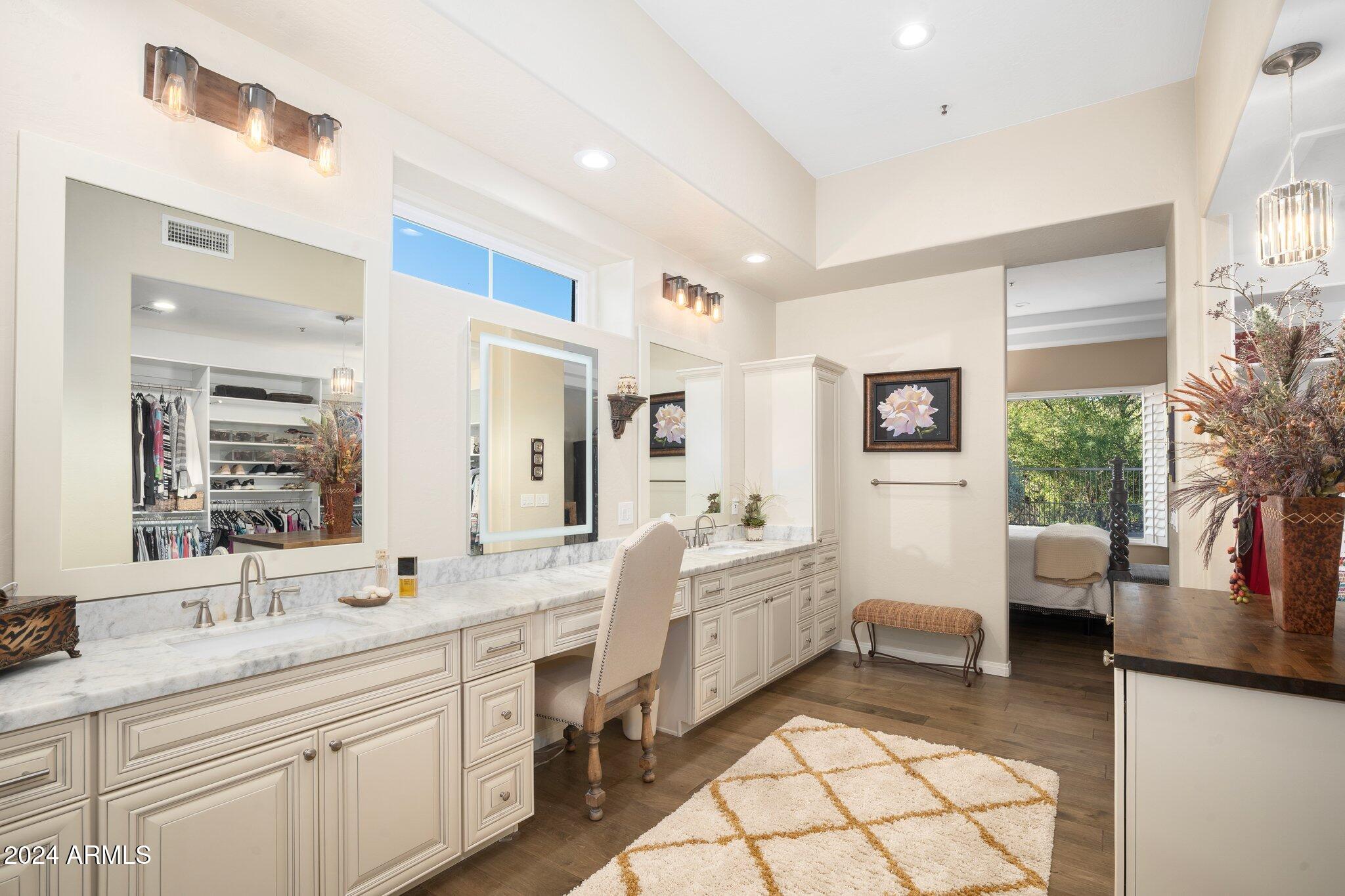 6658 E WHISPERING MESQUITE Trail