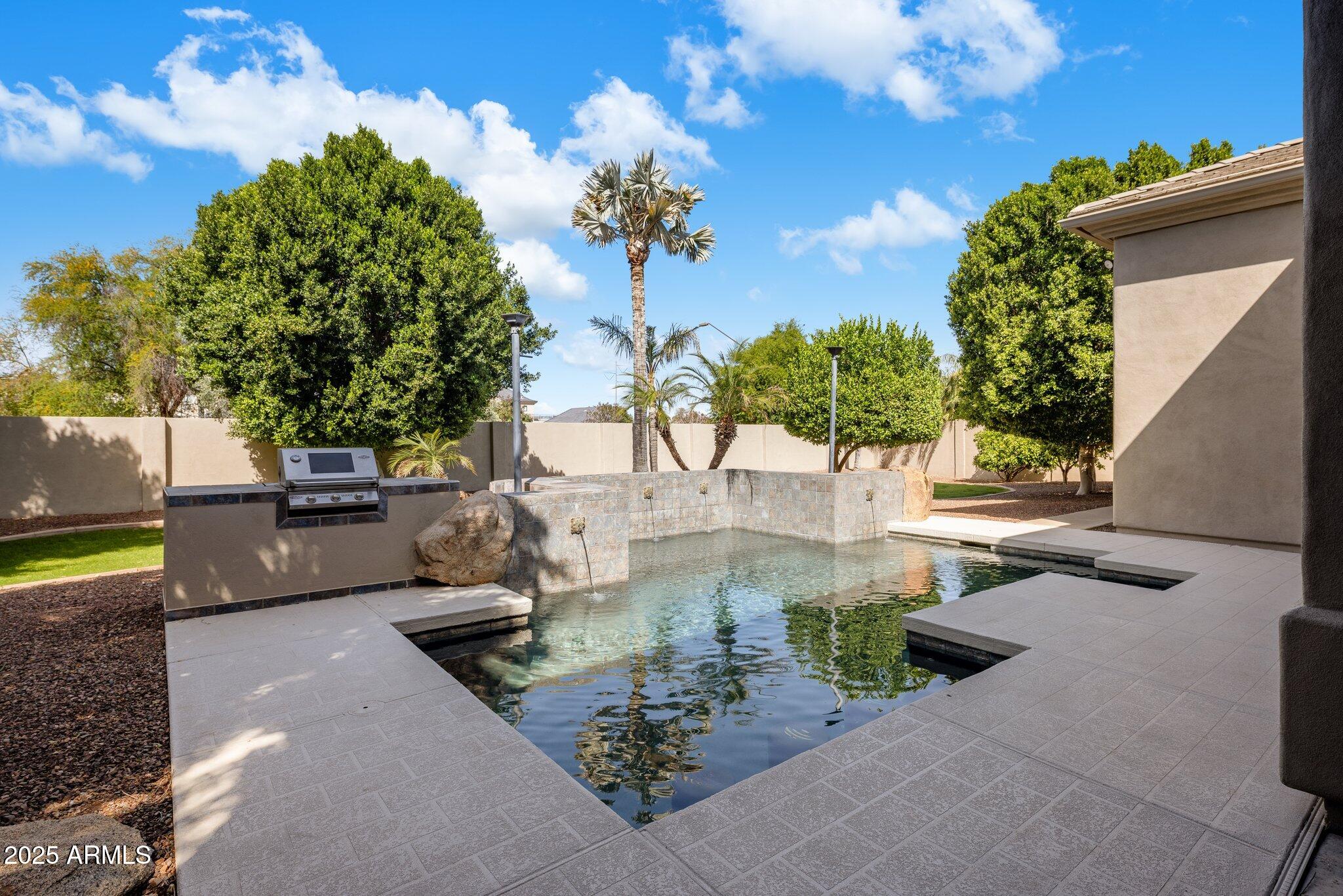 300 N PORTLAND Avenue