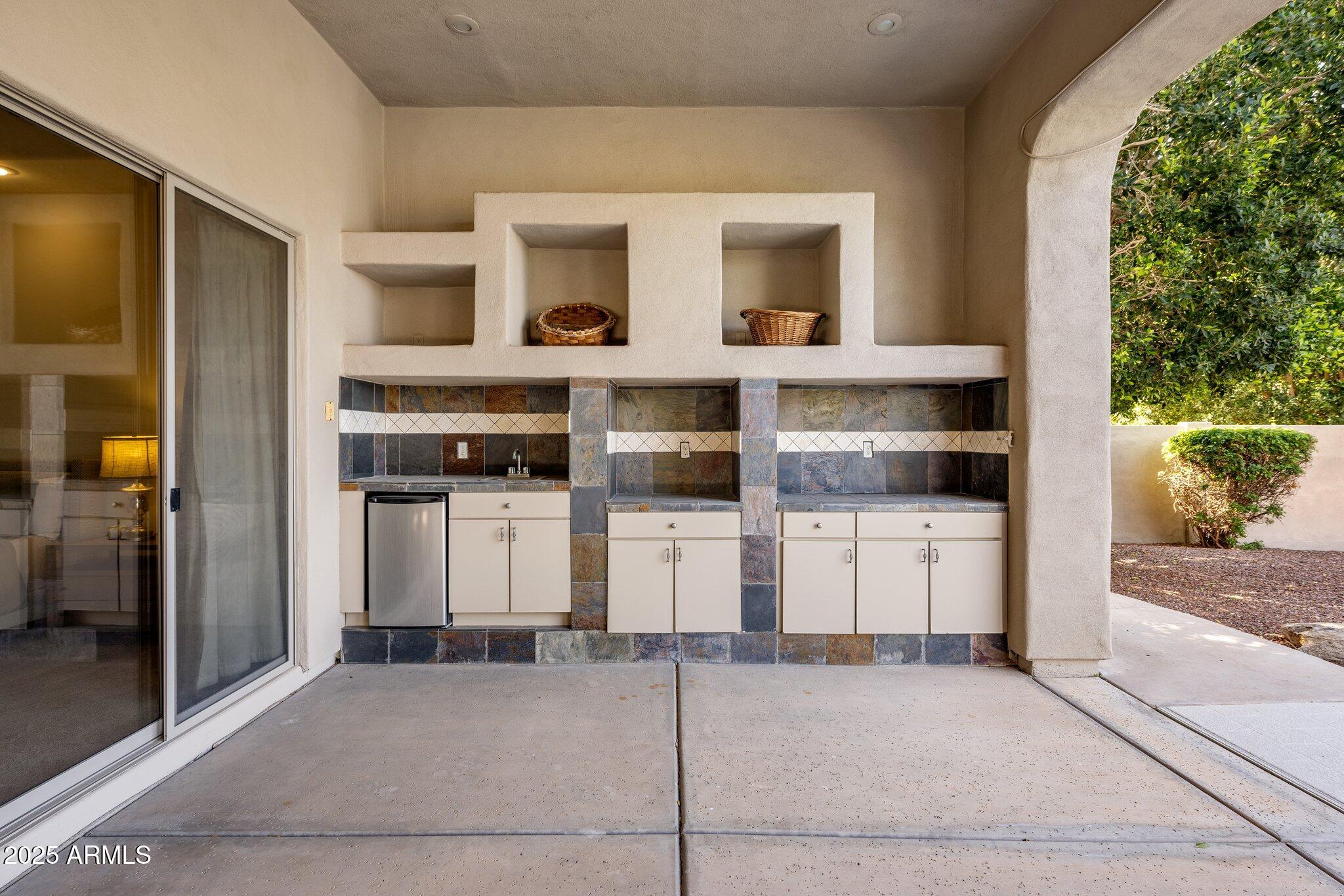 300 N PORTLAND Avenue