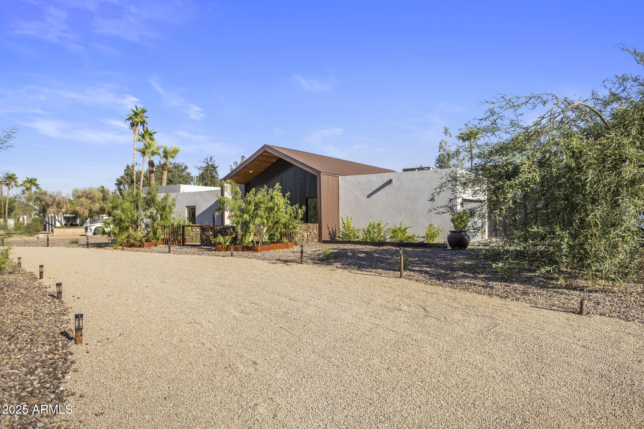 6801 E MESCAL Street