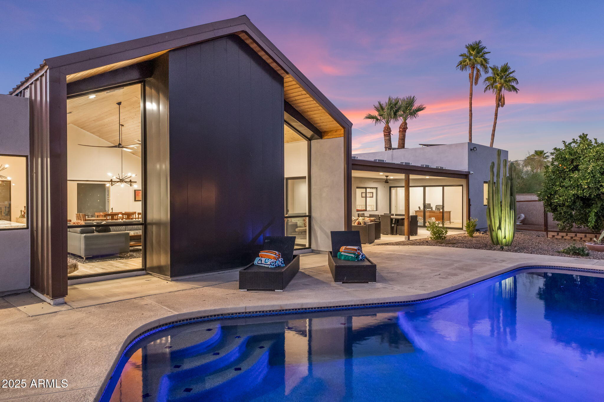 6801 E MESCAL Street