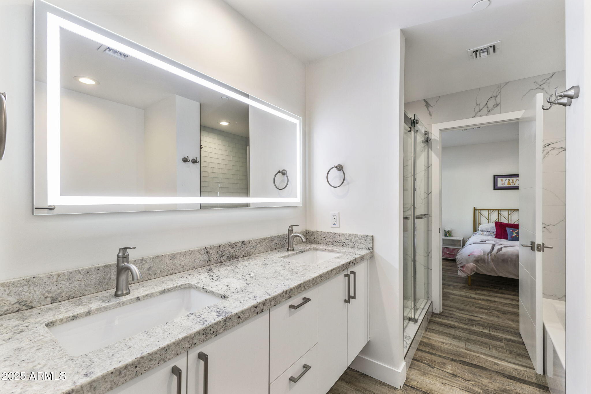 6801 E MESCAL Street