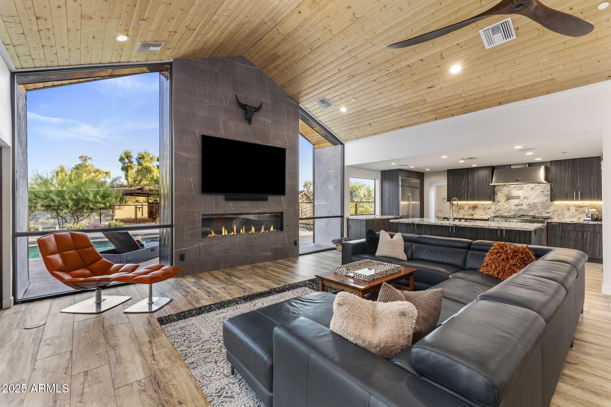 6801 E MESCAL Street