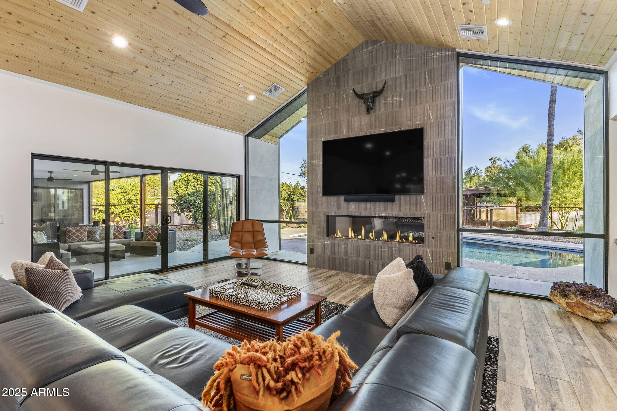 6801 E MESCAL Street