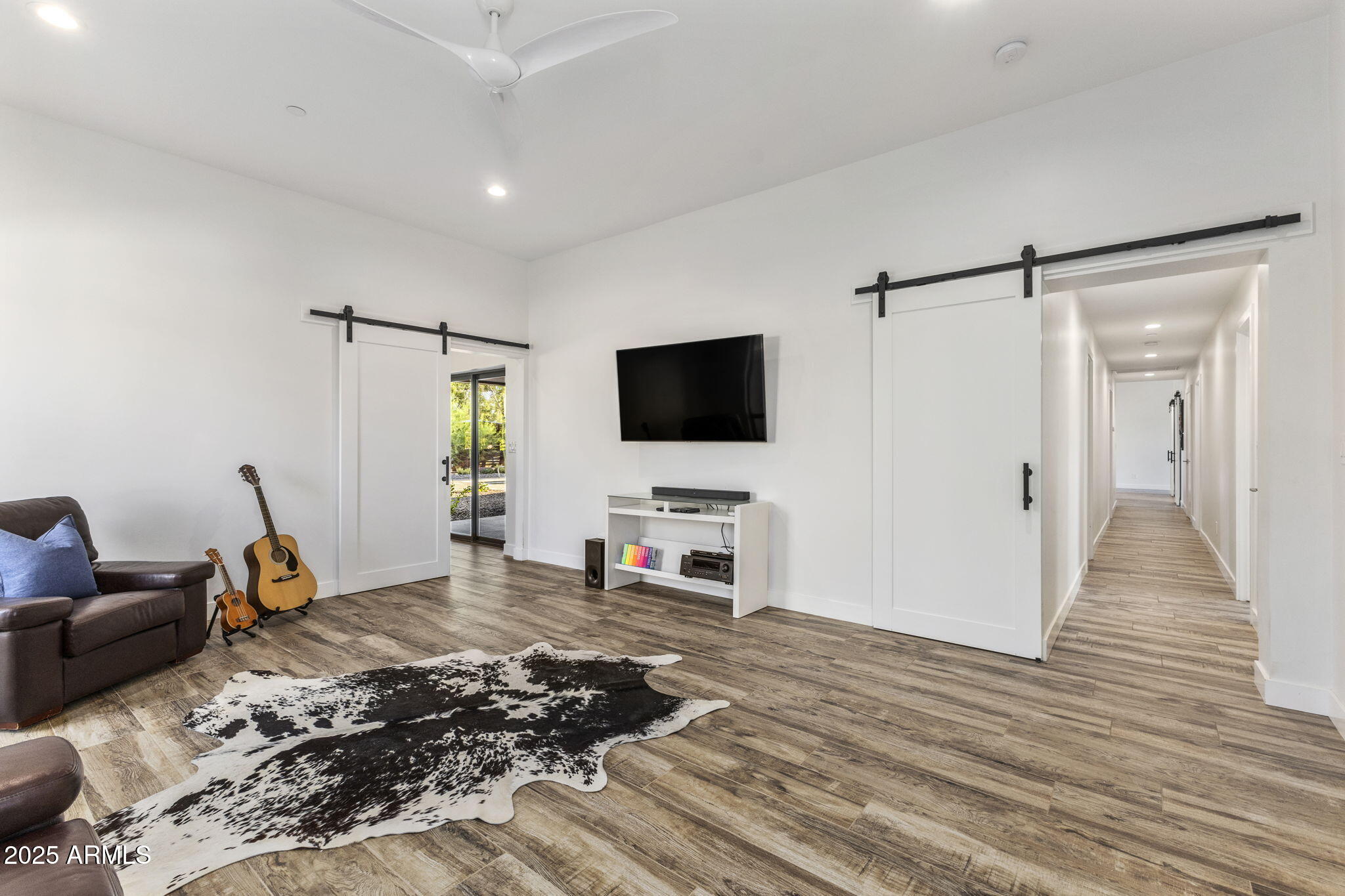 6801 E MESCAL Street