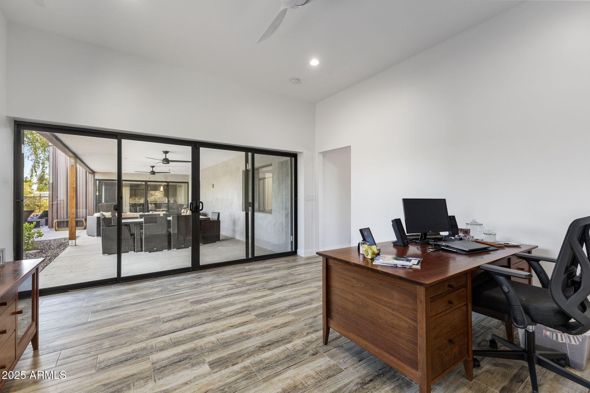 6801 E MESCAL Street