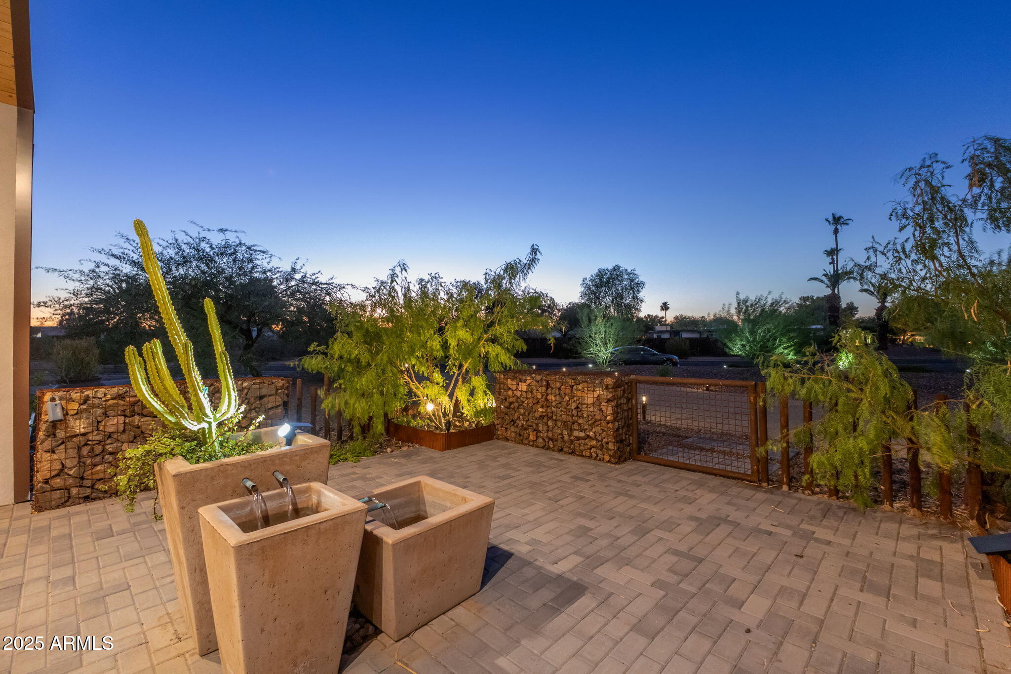 6801 E MESCAL Street