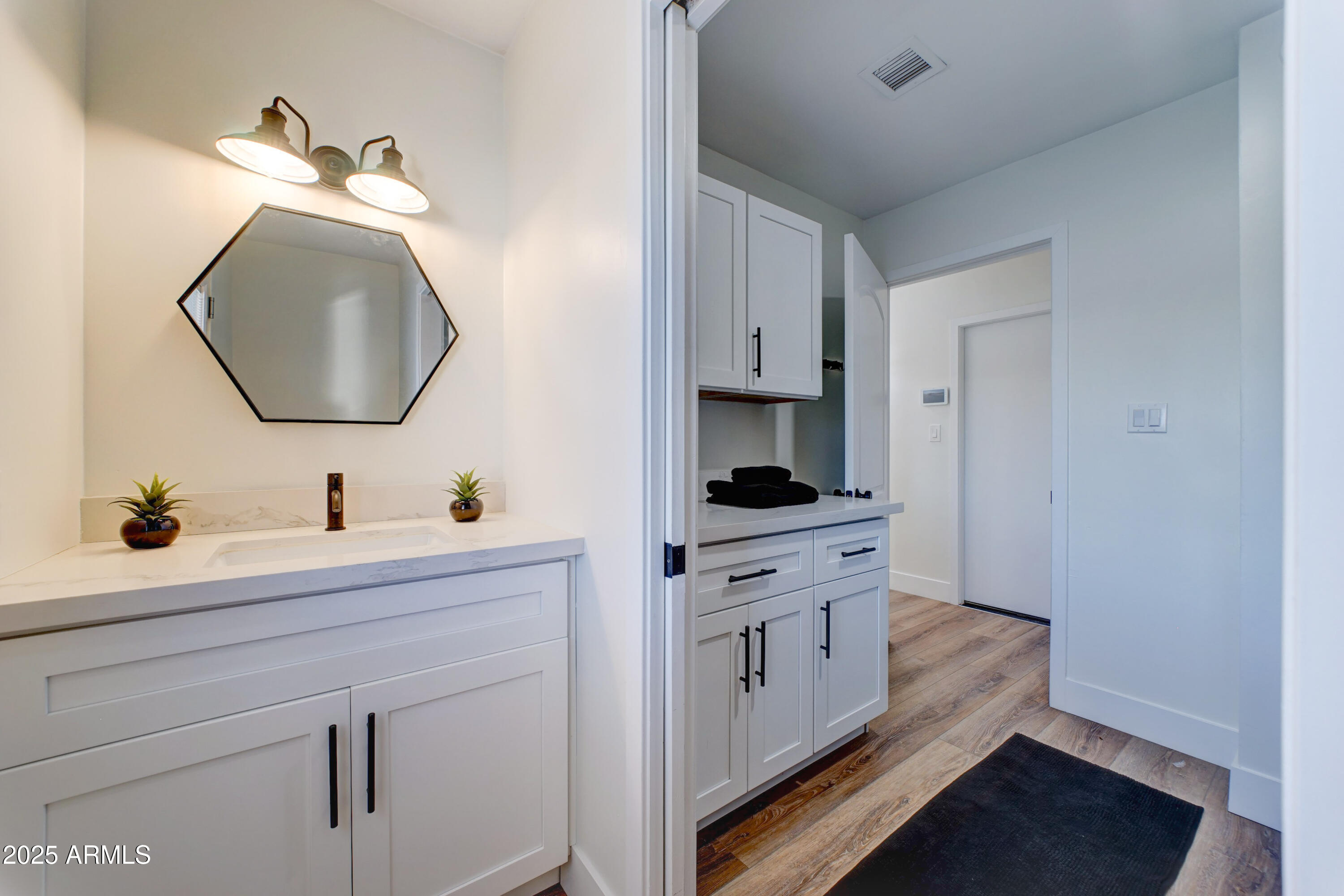 7823 E VIA DEL FUTURO