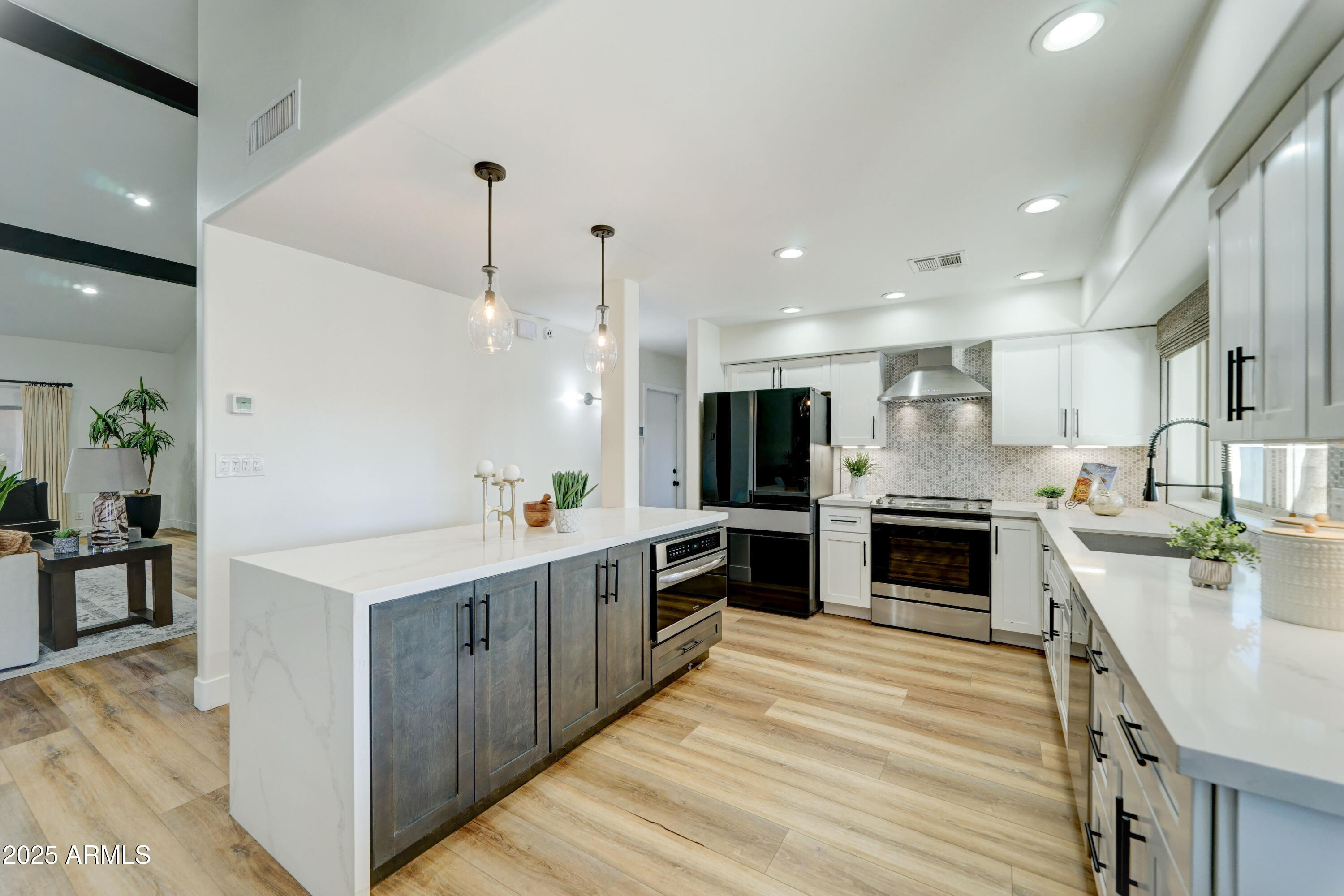 7823 E VIA DEL FUTURO